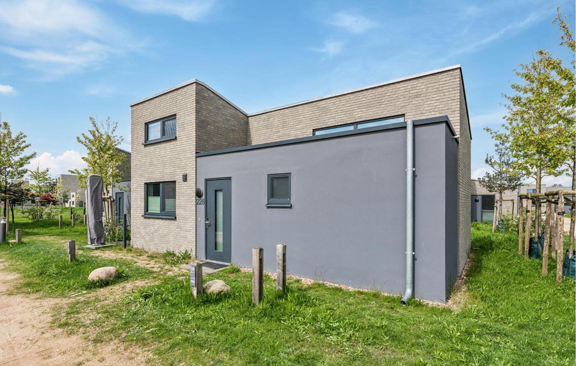 Gorgeous Home In Lembruch-Duemmer See With Kitchen Екстериор снимка